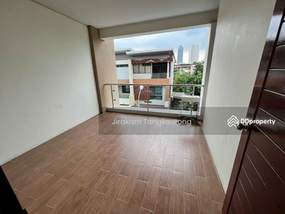 Pattra Mo Town, Nonthaburi, Thailand Pattra Mo Town, Nonthaburi, Thailand