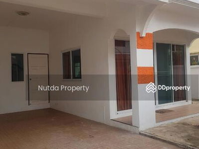 Rangsiya Ramintra 74, Bangkok, Thailand Rangsiya Ramintra 74, Bangkok, Thailand