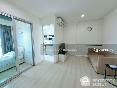 Life Ratchadapisek, Bangkok, Thailand Life Ratchadapisek, Bangkok, Thailand