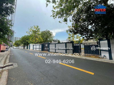 Empty land 185.2 sq m. near Lotus Tao Poon, Soi Prachachuen 20. Prachachuen Road, Bangkok, Thailand Empty land 185.2 sq m. near Lotus Tao Poon, Soi Prachachuen 20. Prachachuen Road, Bangkok, Thailand