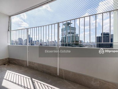 Fifty Fifth Tower, Bangkok, Thailand Fifty Fifth Tower, Bangkok, Thailand