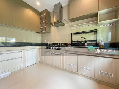 Burasiri Wongwaen-On Nut, Samut Prakan, Thailand Burasiri Wongwaen-On Nut, Samut Prakan, Thailand