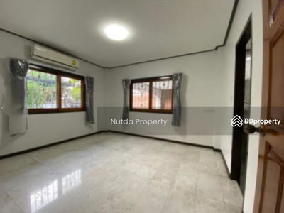 2-story detached house, Soi Ari Samphan 6, Rama 6, Phahonyothin 5, Bangkok, Thailand 2-story detached house, Soi Ari Samphan 6, Rama 6, Phahonyothin 5, Bangkok, Thailand