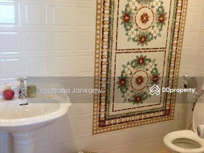 Issara At 42 Sukhumvit, Bangkok, Thailand Issara At 42 Sukhumvit, Bangkok, Thailand