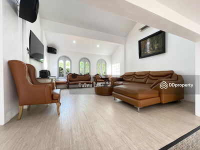 Single house, 5 bedrooms, Pha Ping Village, in front of Chiang Mai University, best location, Chiang Mai, Thailand Single house, 5 bedrooms, Pha Ping Village, in front of Chiang Mai University, best location, Chiang Mai, Thailand