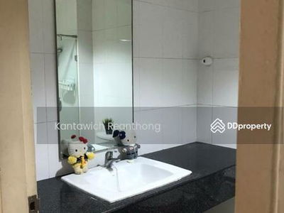 The Platinum Fashion Mall, Bangkok, Thailand The Platinum Fashion Mall, Bangkok, Thailand