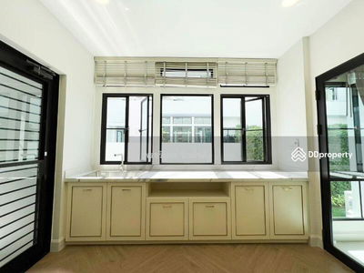 Nantawan Rama 9 New Krungthepkreetha, Bangkok, Thailand Nantawan Rama 9 New Krungthepkreetha, Bangkok, Thailand