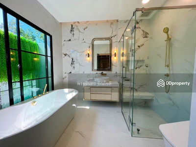 Nantawan Rama 9 New Krungthepkreetha, Bangkok, Thailand Nantawan Rama 9 New Krungthepkreetha, Bangkok, Thailand