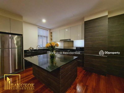 Townhouse in Compound, Bangkok, Thailand Townhouse in Compound, Bangkok, Thailand