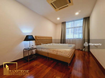 Townhouse in Compound, Bangkok, Thailand Townhouse in Compound, Bangkok, Thailand