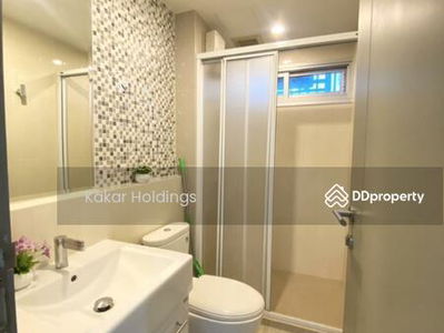 Life Ratchadapisek, Bangkok, Thailand Life Ratchadapisek, Bangkok, Thailand