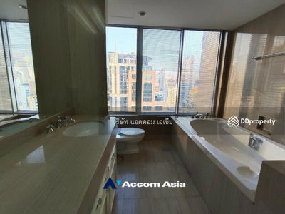 Langsuan Ville, Bangkok, Thailand Langsuan Ville, Bangkok, Thailand