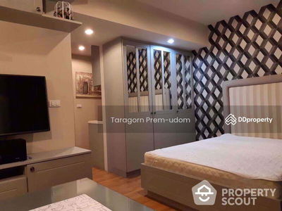 The Editor Vertical Village Sapankwai, Bangkok, Thailand The Editor Vertical Village Sapankwai, Bangkok, Thailand