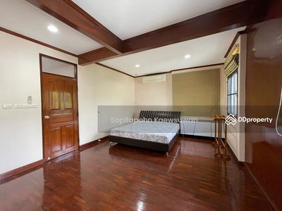 10110, Bangkok, Thailand 10110, Bangkok, Thailand