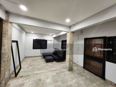 - 2-story detached house, newly renovated, Sukhumvit area, Bang Chak, Bangkok, Thailand - 2-story detached house, newly renovated, Sukhumvit area, Bang Chak, Bangkok, Thailand