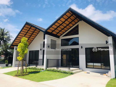 Housing in Ban Ratsada, Thailand Housing in Ban Ratsada, Thailand