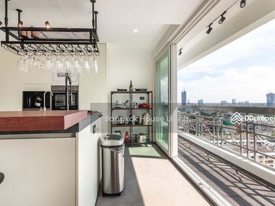 Royal Castle Sukhumvit, Bangkok, Thailand Royal Castle Sukhumvit, Bangkok, Thailand