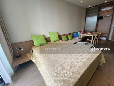 Park Origin Phrom Phong, Bangkok, Thailand Park Origin Phrom Phong, Bangkok, Thailand