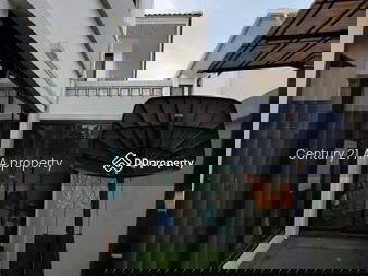 The Complete Sriracha, Chon Buri, Thailand The Complete Sriracha, Chon Buri, Thailand