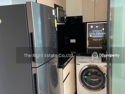 Park Origin Phrom Phong, Bangkok, Thailand Park Origin Phrom Phong, Bangkok, Thailand