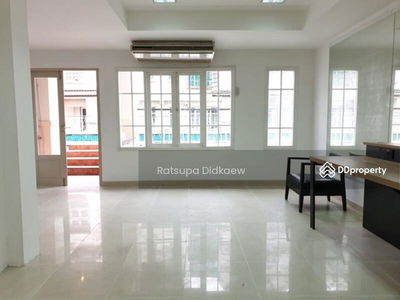 Busarakum place, Bangkok, Thailand Busarakum place, Bangkok, Thailand