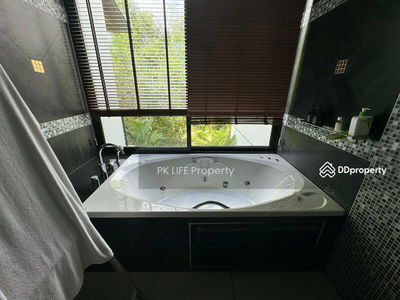 Gehäuse In Kathu, Thailand Gehäuse In Kathu, Thailand