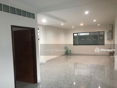 Single house, Bang Wa, Ratchaphruek Road, Bangkok, Thailand Single house, Bang Wa, Ratchaphruek Road, Bangkok, Thailand