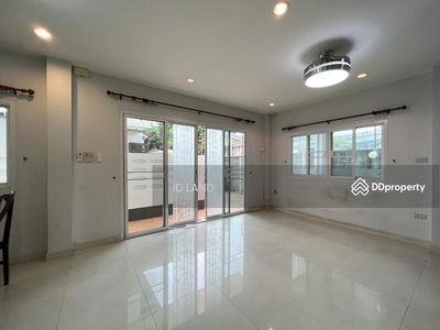 Pets friendly house for rent near MRT klongtoey 350m. rama4 area, Bangkok, Thailand Pets friendly house for rent near MRT klongtoey 350m. rama4 area, Bangkok, Thailand
