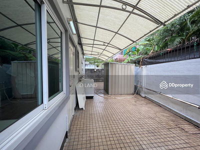 Pets friendly house for rent near MRT klongtoey 350m. rama4 area, Bangkok, Thailand Pets friendly house for rent near MRT klongtoey 350m. rama4 area, Bangkok, Thailand