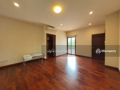 House with private pool in Soi. Soonvijai 4, Bangkok, Thailand House with private pool in Soi. Soonvijai 4, Bangkok, Thailand