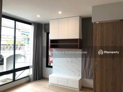 Townhome for rent located in Ekkamai, Bangkok, Thailand Townhome for rent located in Ekkamai, Bangkok, Thailand