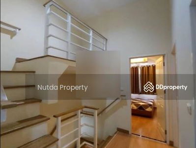 Golden Town Onnut-Pattanakarn, Bangkok, Thailand Golden Town Onnut-Pattanakarn, Bangkok, Thailand