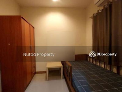 Golden Town Onnut-Pattanakarn, Bangkok, Thailand Golden Town Onnut-Pattanakarn, Bangkok, Thailand