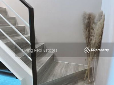 Metro Sky Prachachuen, Bangkok, Thailand Metro Sky Prachachuen, Bangkok, Thailand