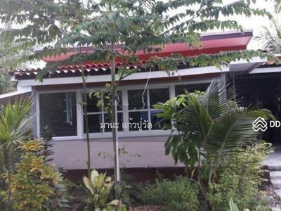 Gehäuse In Bang Len, Thailand Gehäuse In Bang Len, Thailand