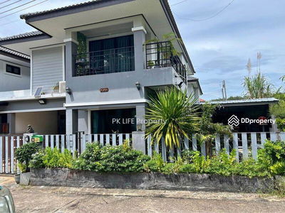 Gehäuse In Ban Ratsada, Thailand Gehäuse In Ban Ratsada, Thailand