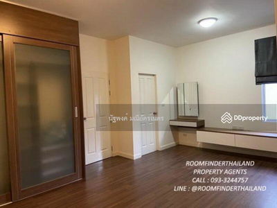 Town Avenue Srinagarindra, Bangkok, Thailand Town Avenue Srinagarindra, Bangkok, Thailand