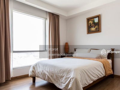 Thru Thonglor, Bangkok, Thailand Thru Thonglor, Bangkok, Thailand