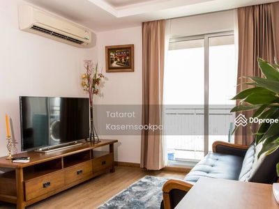 Thru Thonglor, Bangkok, Thailand Thru Thonglor, Bangkok, Thailand