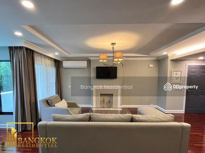 Yenakart Garden, Bangkok, Thailand Yenakart Garden, Bangkok, Thailand