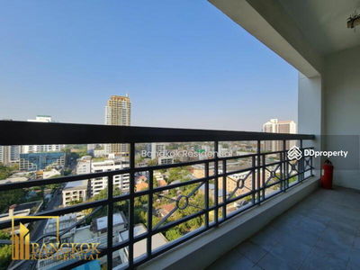 Royal Castle Sukhumvit, Bangkok, Thailand Royal Castle Sukhumvit, Bangkok, Thailand