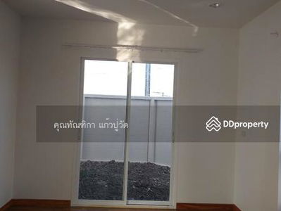2-story detached house, Chaloem Phrakiat Road, Rama 9, Soi 30, Bangkok, Thailand 2-story detached house, Chaloem Phrakiat Road, Rama 9, Soi 30, Bangkok, Thailand