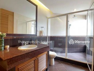 Esmeralda Apartments, Bangkok, Thailand Esmeralda Apartments, Bangkok, Thailand