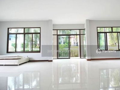 Munkong Pavilion, Bangkok, Thailand Munkong Pavilion, Bangkok, Thailand