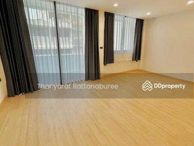 For rent and Sale Townhouse 3 storey near Bts Taksin 6 bedrooms 7 Bathrooms, Bangkok, Thailand For rent and Sale Townhouse 3 storey near Bts Taksin 6 bedrooms 7 Bathrooms, Bangkok, Thailand