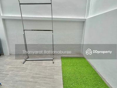 For rent and Sale Townhouse 3 storey near Bts Taksin 6 bedrooms 7 Bathrooms, Bangkok, Thailand For rent and Sale Townhouse 3 storey near Bts Taksin 6 bedrooms 7 Bathrooms, Bangkok, Thailand