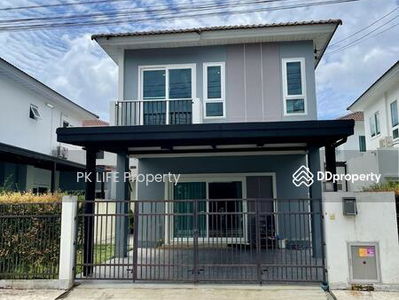 Housing in Ban Ratsada, Thailand Housing in Ban Ratsada, Thailand