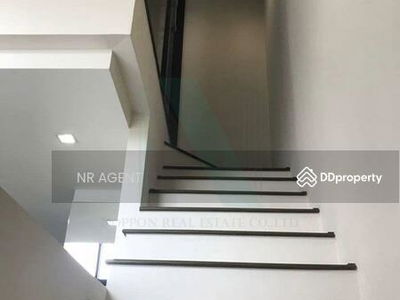 Beyond Sukhumvit, Bangkok, Thailand Beyond Sukhumvit, Bangkok, Thailand