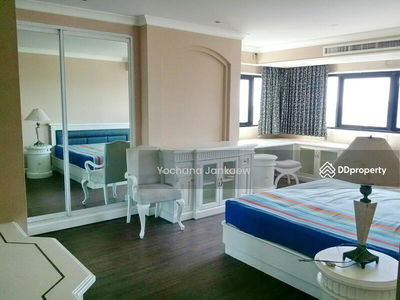 Sathorn Gardens, Bangkok, Thailand Sathorn Gardens, Bangkok, Thailand