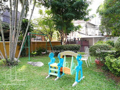 Siva Court, Bangkok, Thailand Siva Court, Bangkok, Thailand